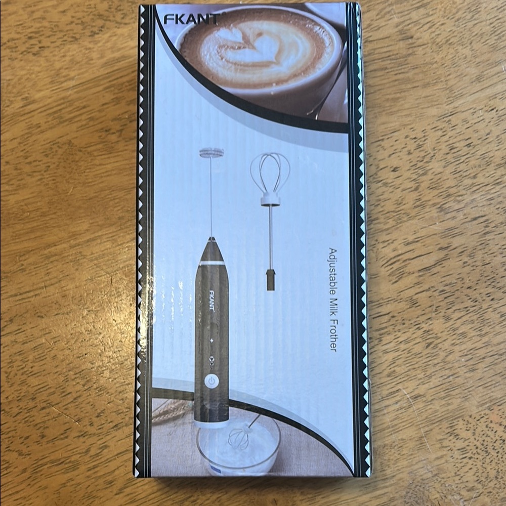 FKANT Milk Frother in Black and Silver